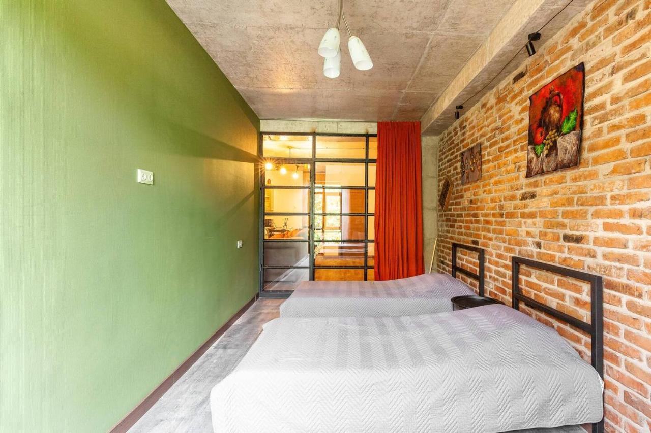 Veli Group Apartment Near White Bridge ° Kutaissi Exterior foto